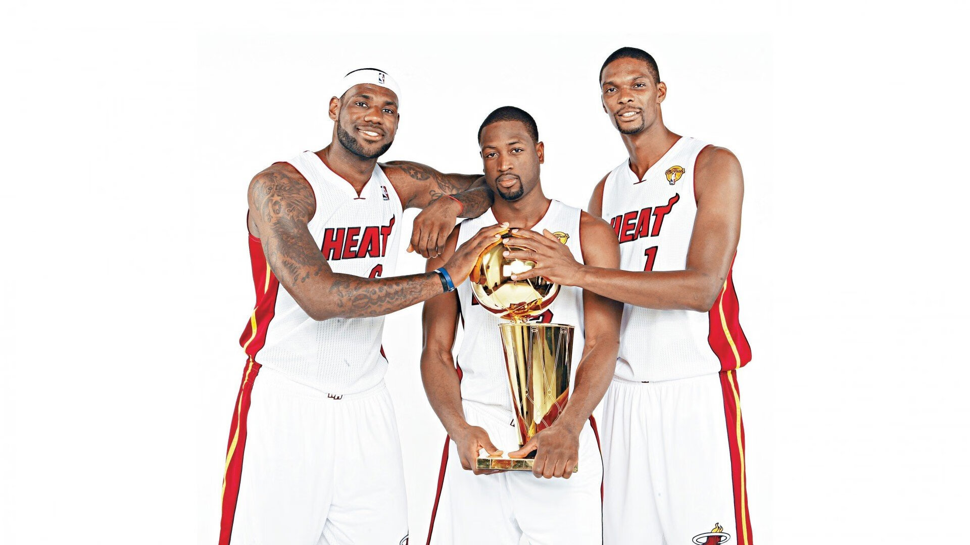 世锦赛激战正酣 各国选手突破极限争创佳绩