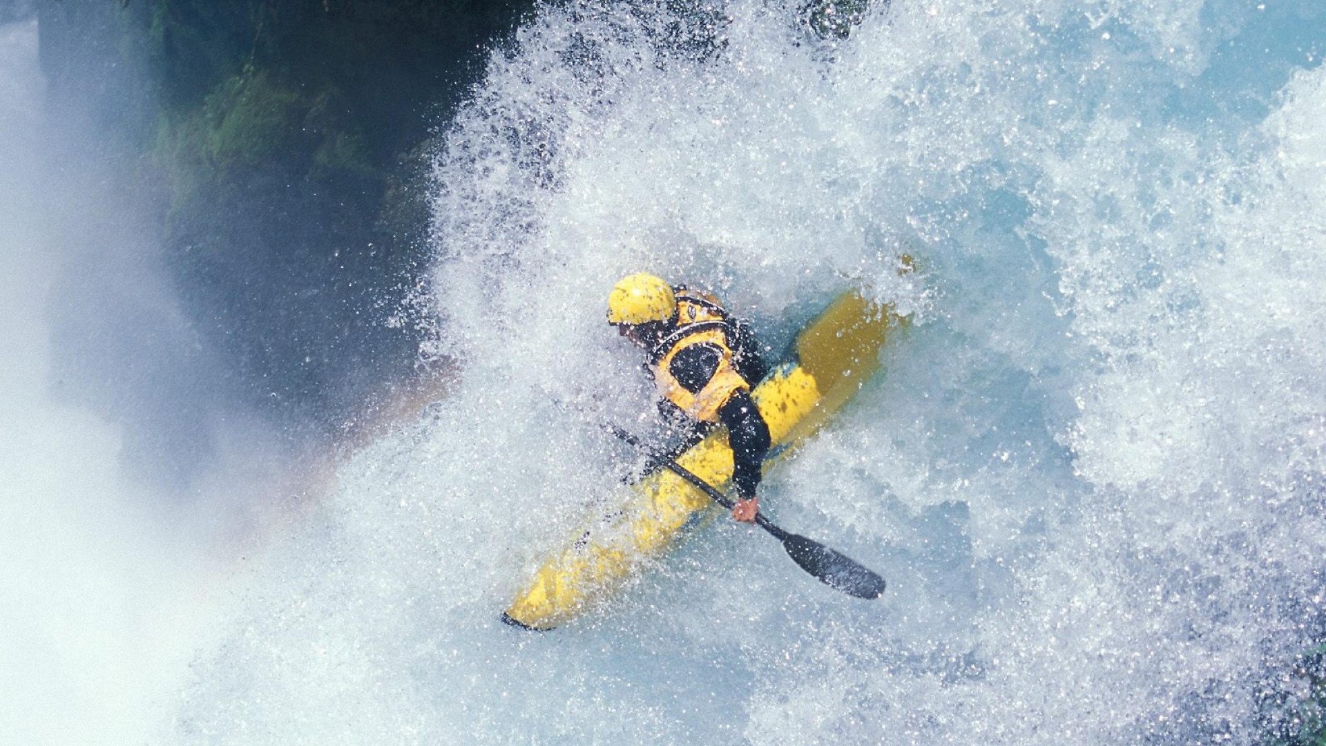 温网巅峰对决，阿尔卡拉斯逆转德约科维奇，新生代终破巨头垄断
